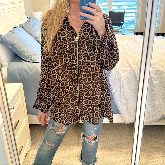 MICHAEL KORS | Leopard Print Button-Up Top, Size XL - Picture 5 of 11